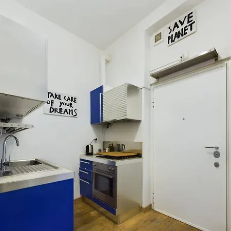 Melzo 8 - Bilocale Porta Venezia Apartment Milan