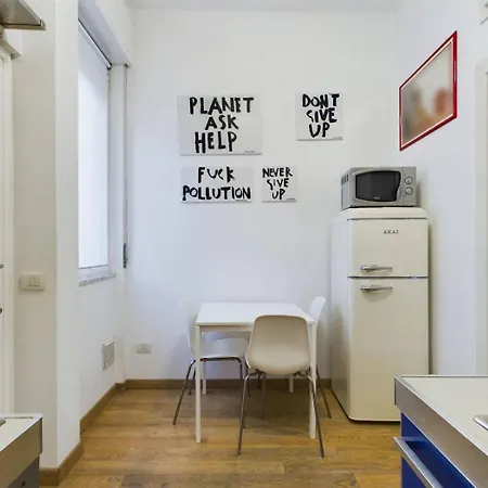 Melzo 8 - Bilocale Porta Venezia Apartment *